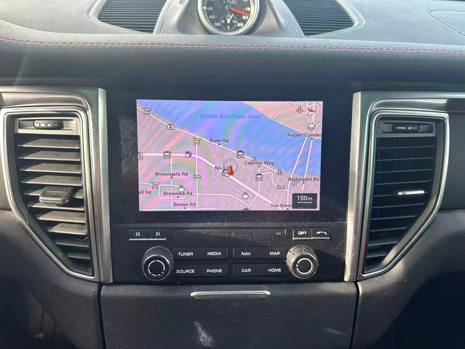 2018 Porsche Macan - Image 15 of 19