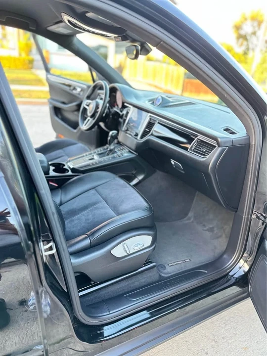 2018 Porsche Macan - Image 15 of 19