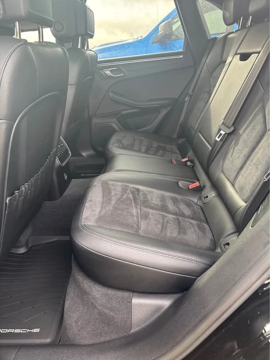 2018 Porsche Macan - Image 11 of 14