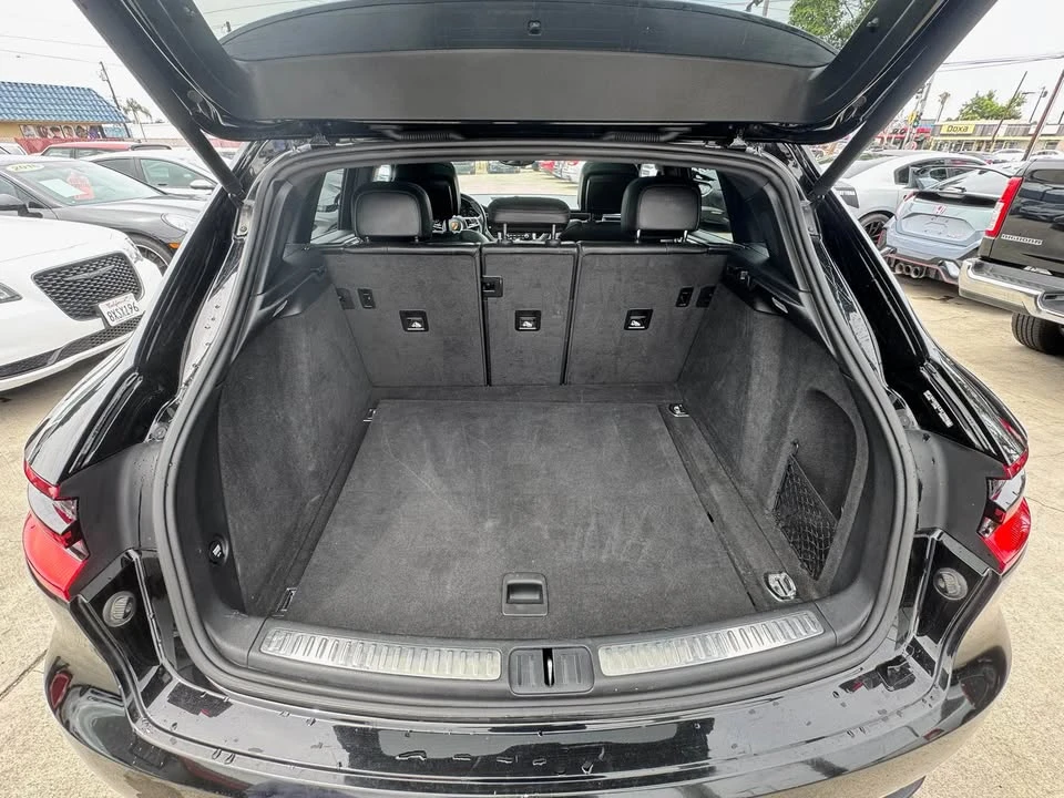 2018 Porsche Macan - Image 11 of 11