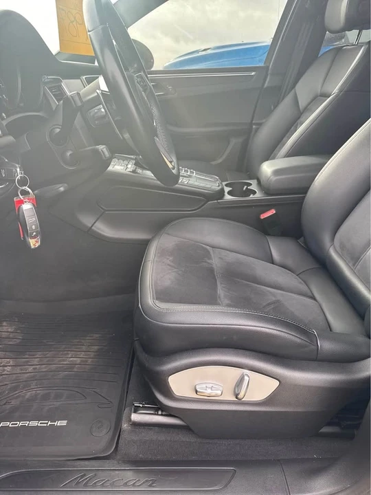 2018 Porsche Macan - Image 8 of 14
