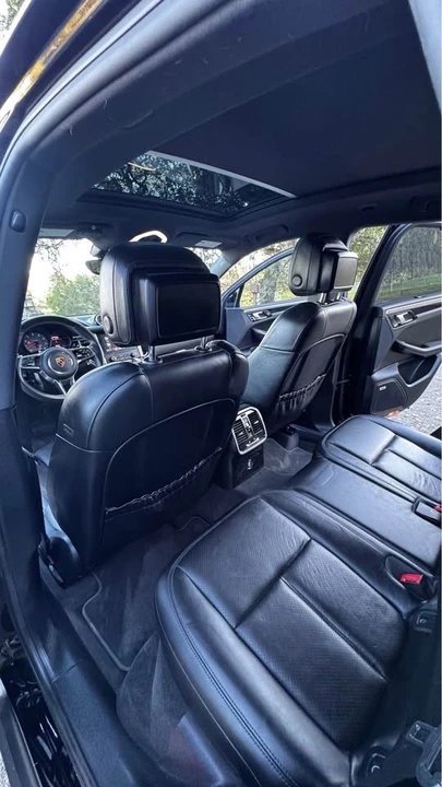 2018 Porsche Macan - Image 8 of 10