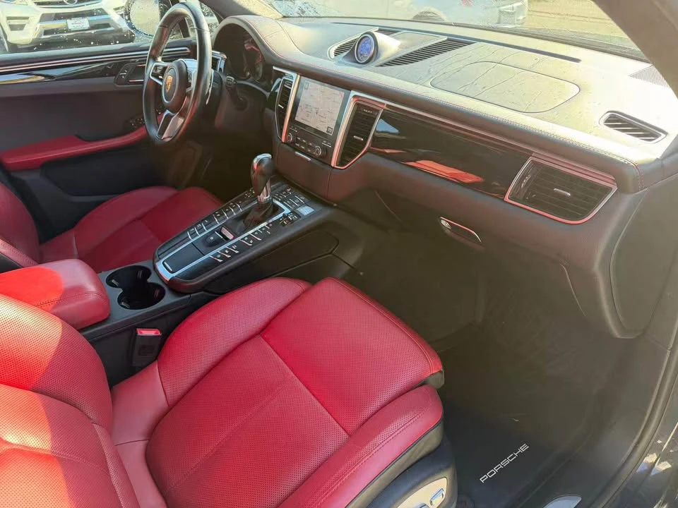 2018 Porsche Macan - Image 19 of 19