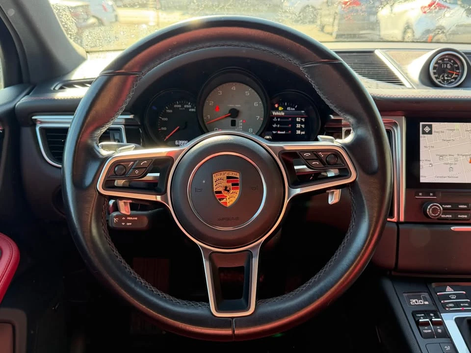 2018 Porsche Macan - Image 12 of 19