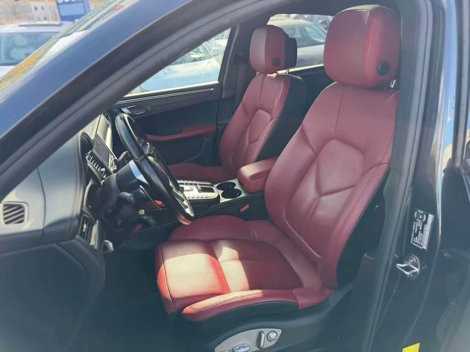 2018 Porsche Macan - Image 10 of 19