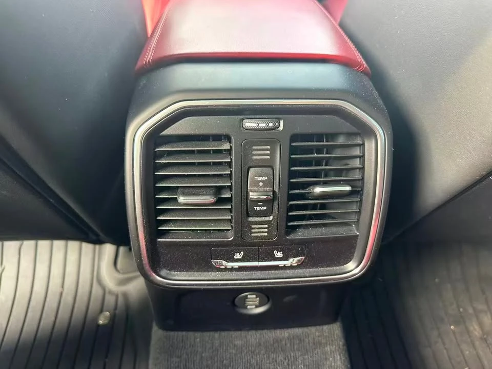 2018 Porsche Macan - Image 11 of 19