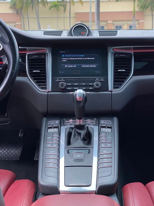 2018 Porsche Macan - Image 11 of 14