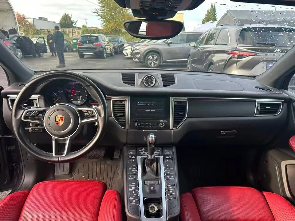 2018 Porsche Macan - Image 12 of 19