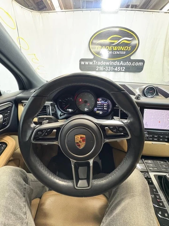 2018 Porsche Macan - Image 14 of 17