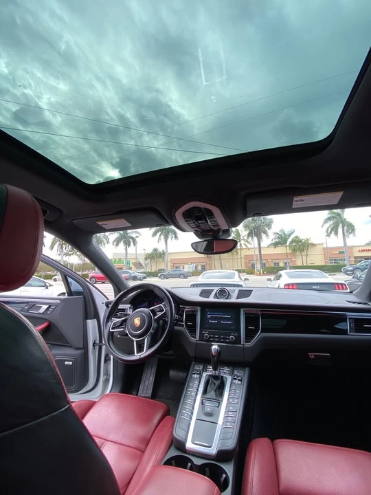 2018 Porsche Macan - Image 14 of 14