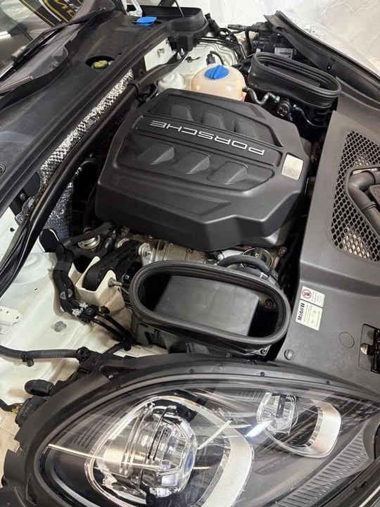 2018 Porsche Macan - Image 12 of 17