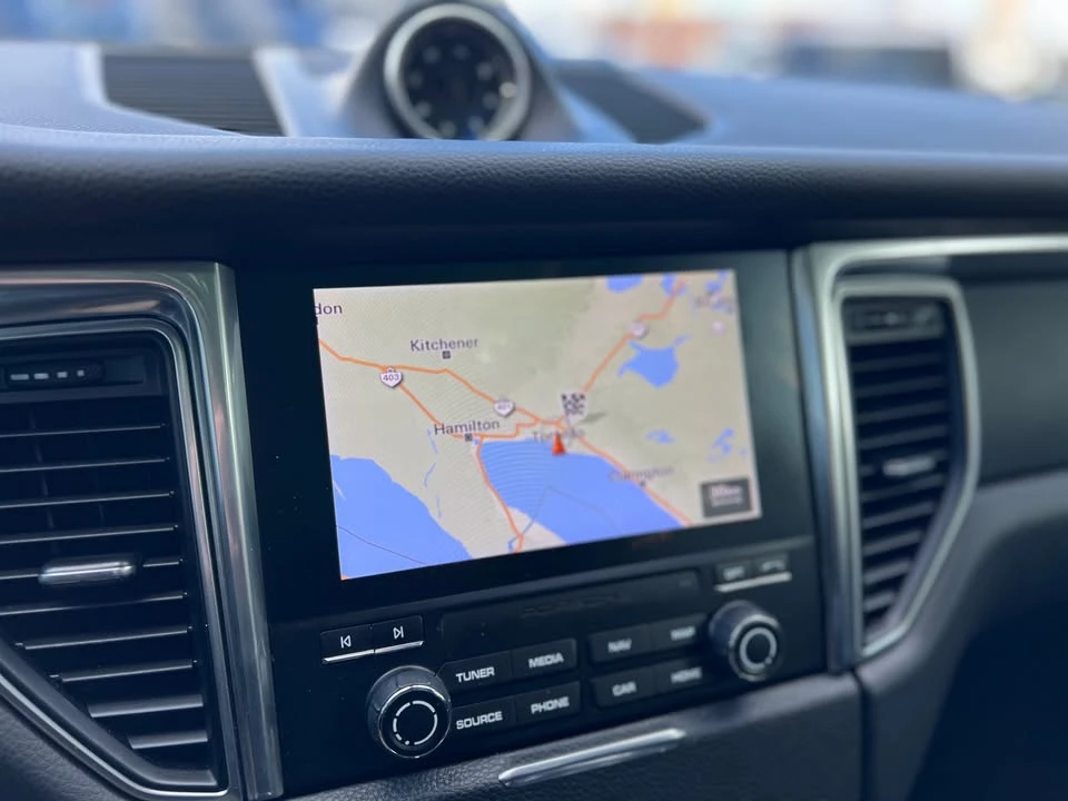 2018 Porsche Macan - Image 18 of 20