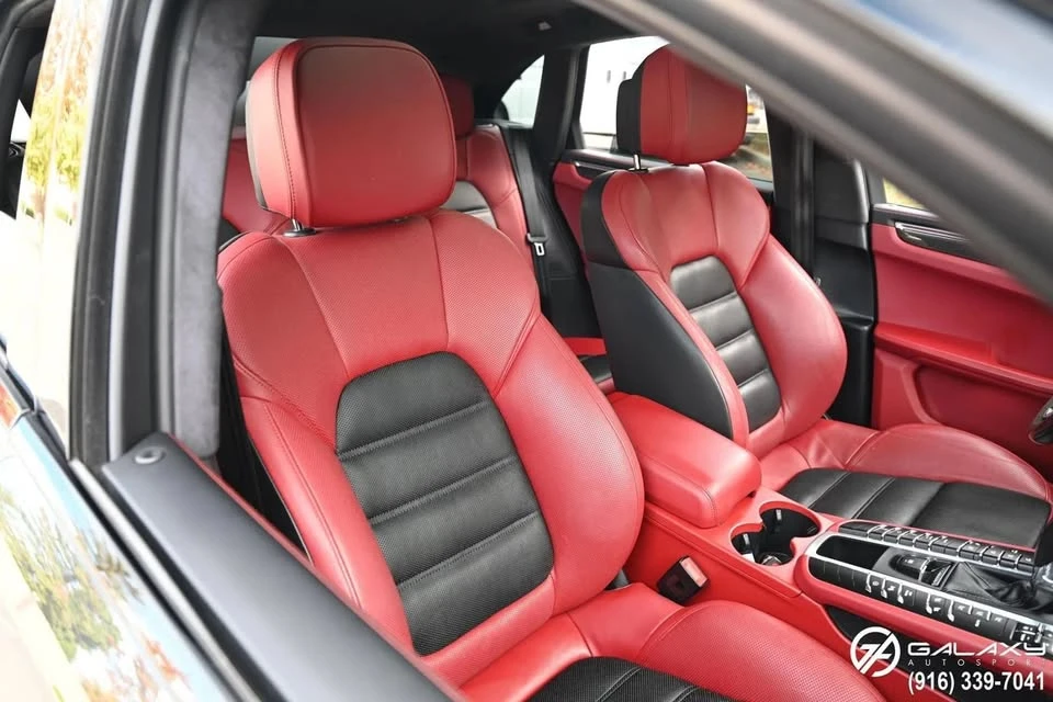 2018 Porsche Macan - Image 13 of 20