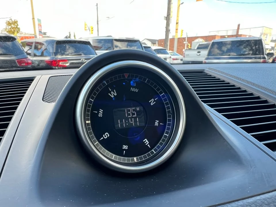 2018 Porsche Macan - Image 17 of 20