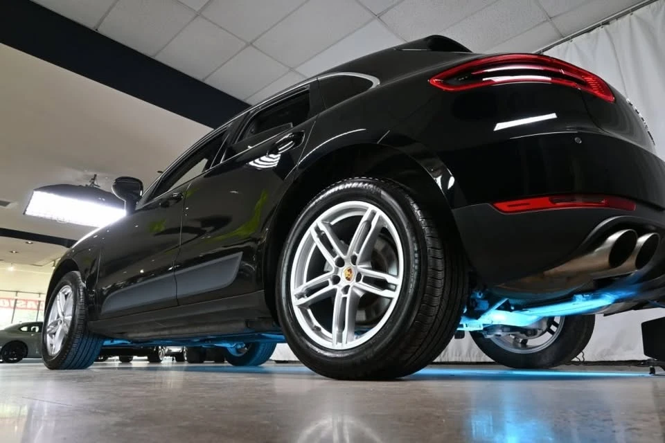 2018 Porsche Macan - Image 8 of 19