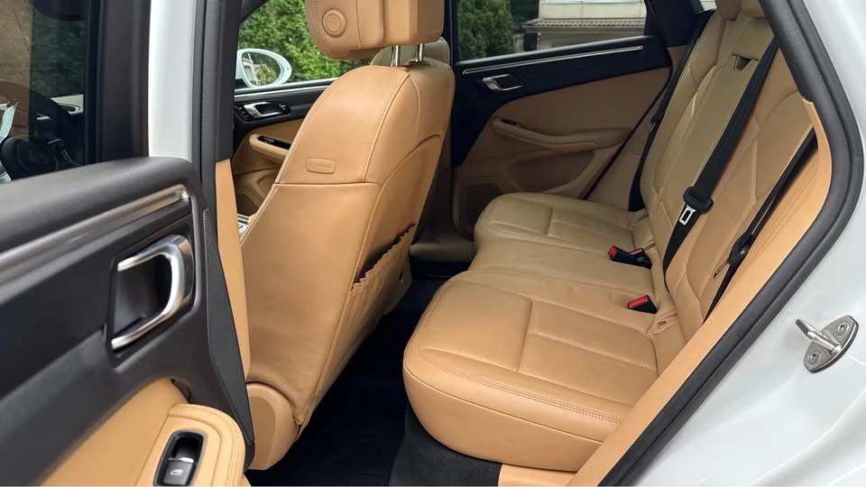 2018 Porsche Macan - Image 11 of 20