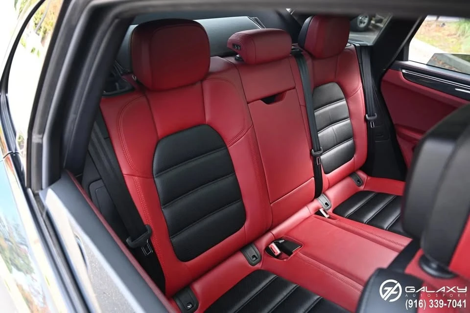 2018 Porsche Macan - Image 15 of 20