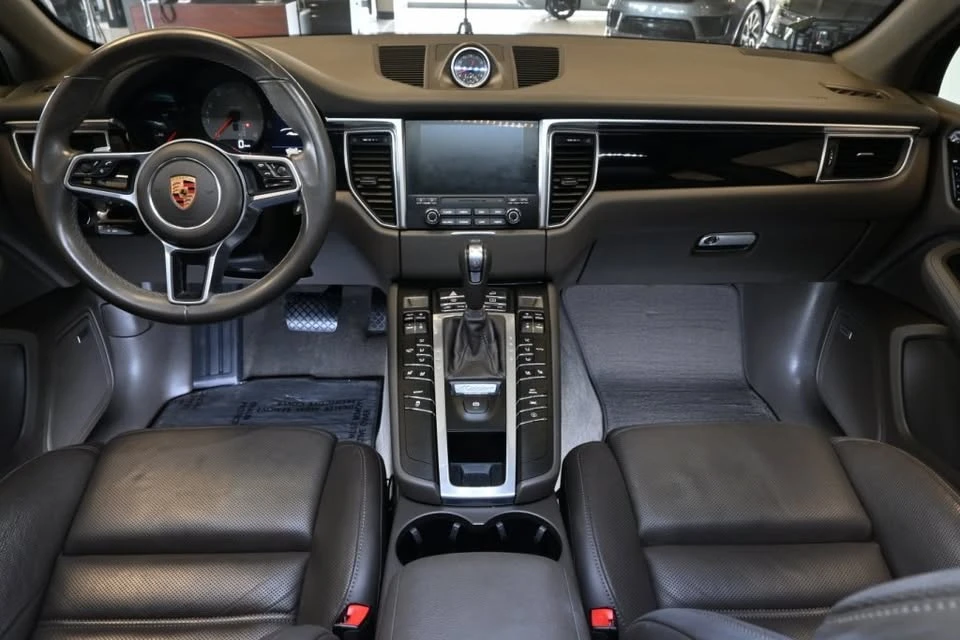 2018 Porsche Macan - Image 15 of 19