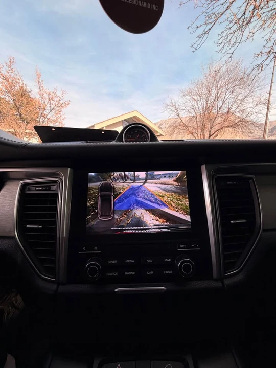 2018 Porsche Macan - Image 7 of 9