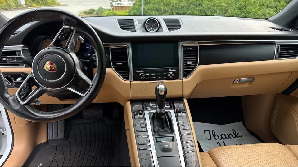 2018 Porsche Macan - Image 15 of 20