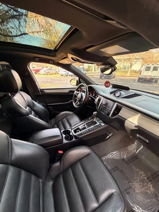 2018 Porsche Macan - Image 6 of 9