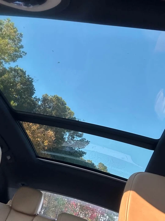 2018 Porsche Macan - Image 15 of 16