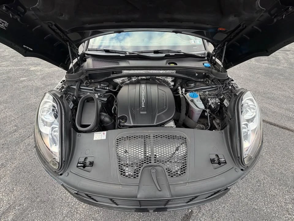 2018 Porsche Macan - Image 18 of 18