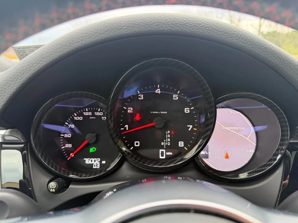2018 Porsche Macan - Image 15 of 18