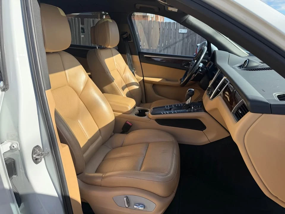 2018 Porsche Macan - Image 11 of 18