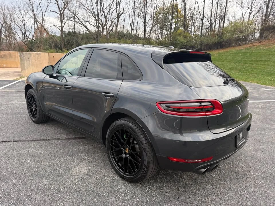 2018 Porsche Macan - Image 10 of 18
