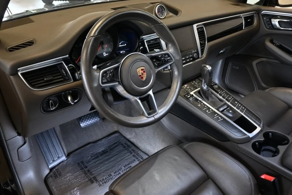 2018 Porsche Macan - Image 13 of 19