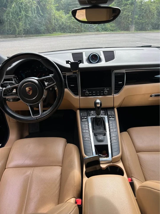 2018 Porsche Macan - Image 7 of 12