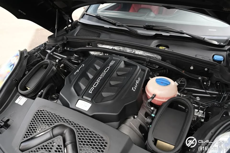 2018 Porsche Macan - Image 12 of 20
