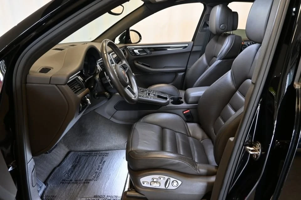 2018 Porsche Macan - Image 14 of 19
