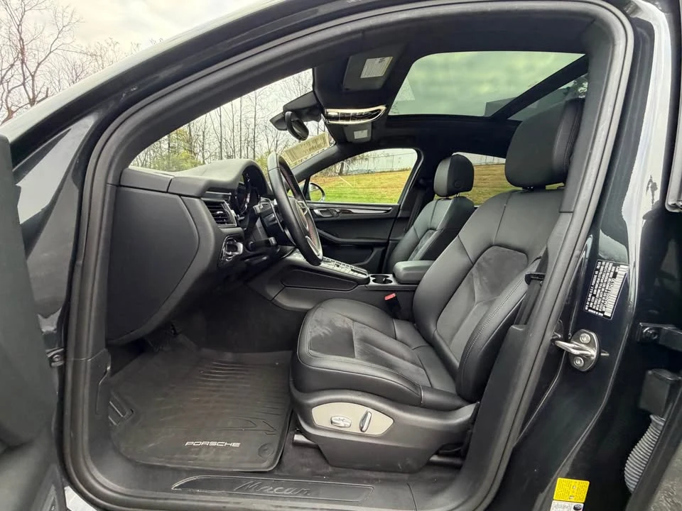 2018 Porsche Macan - Image 13 of 18
