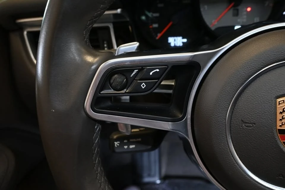 2018 Porsche Macan - Image 18 of 19