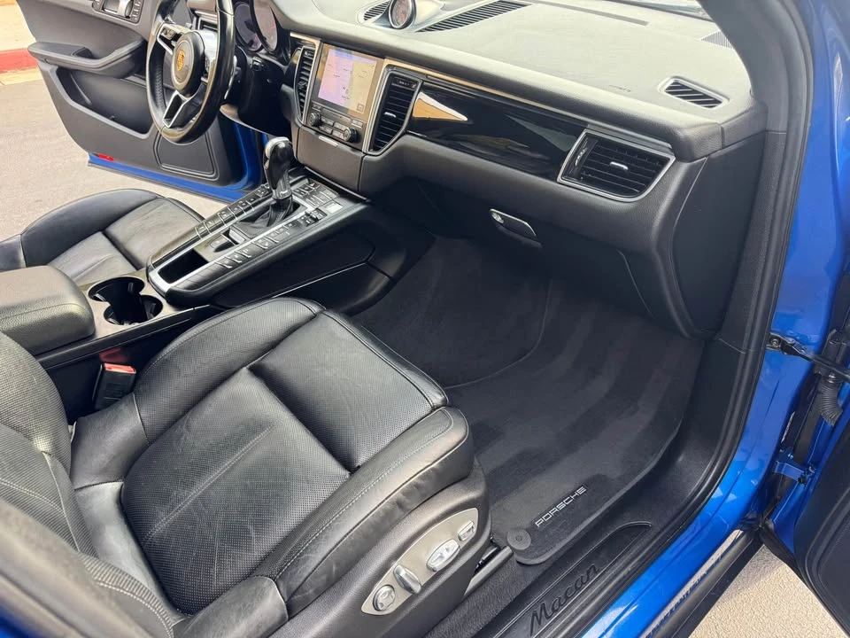 2018 Porsche Macan - Image 11 of 20