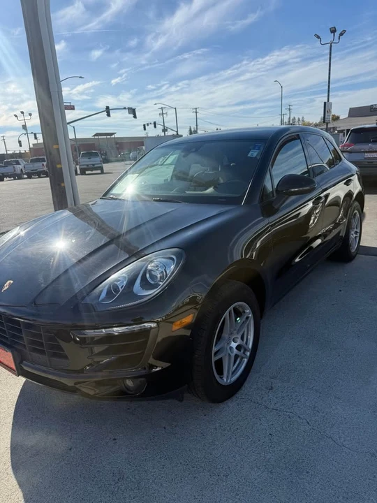 2018 Porsche Macan - Image 2 of 4
