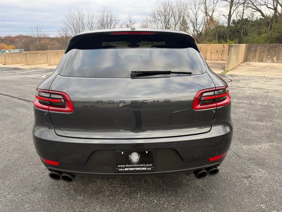 2018 Porsche Macan - Image 9 of 18