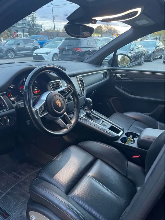 2018 Porsche Macan - Image 5 of 10