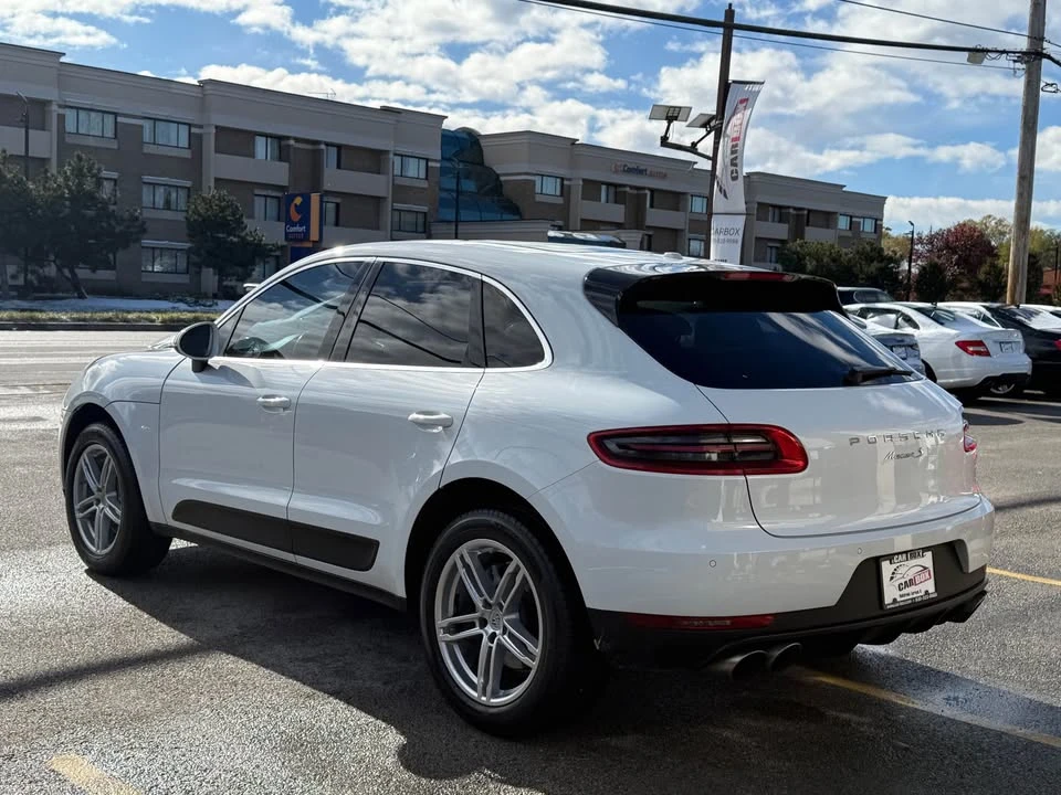 2018 Porsche Macan - Image 8 of 18