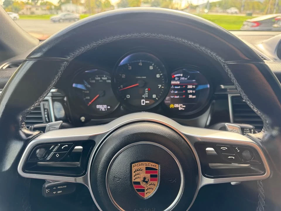 2018 Porsche Macan - Image 17 of 20