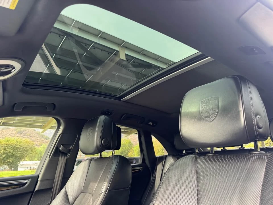 2018 Porsche Macan - Image 19 of 20