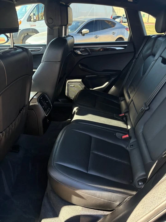 2018 Porsche Macan - Image 5 of 7