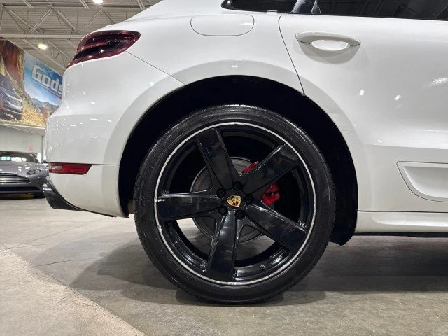 2018 Porsche Macan - Image 19 of 20