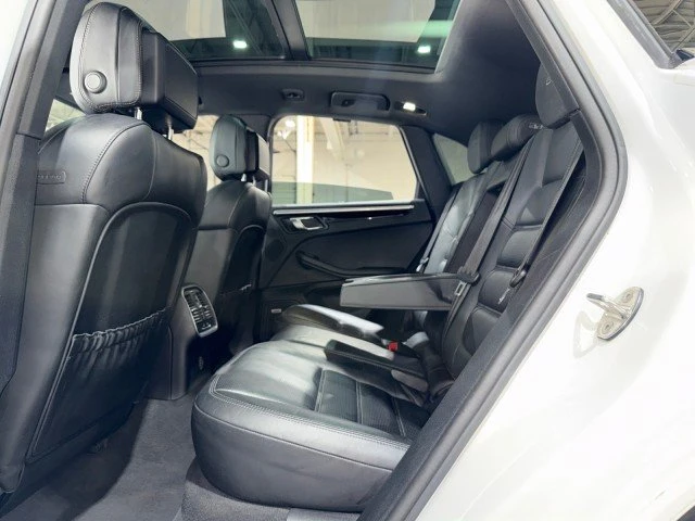 2018 Porsche Macan - Image 13 of 20