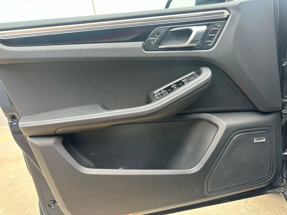 2018 Porsche Macan - Image 17 of 19