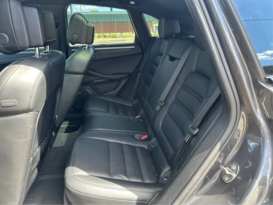 2018 Porsche Macan - Image 10 of 20