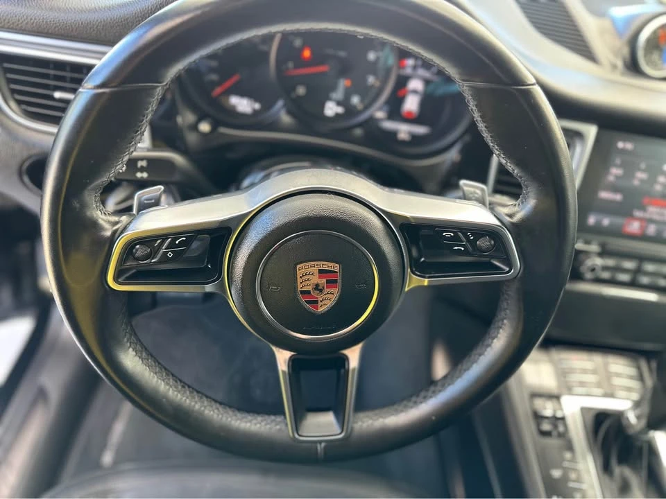 2018 Porsche Macan - Image 12 of 17