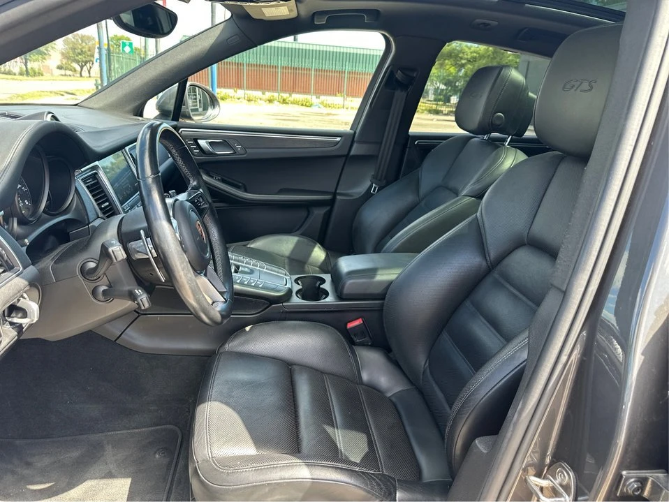 2018 Porsche Macan - Image 9 of 20